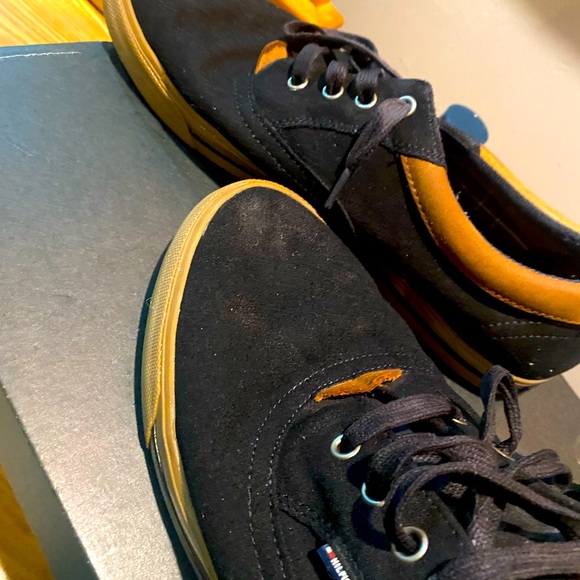 Tommy Hilfiger Black and brown men shoes, size 11 - Picture 2 of 6